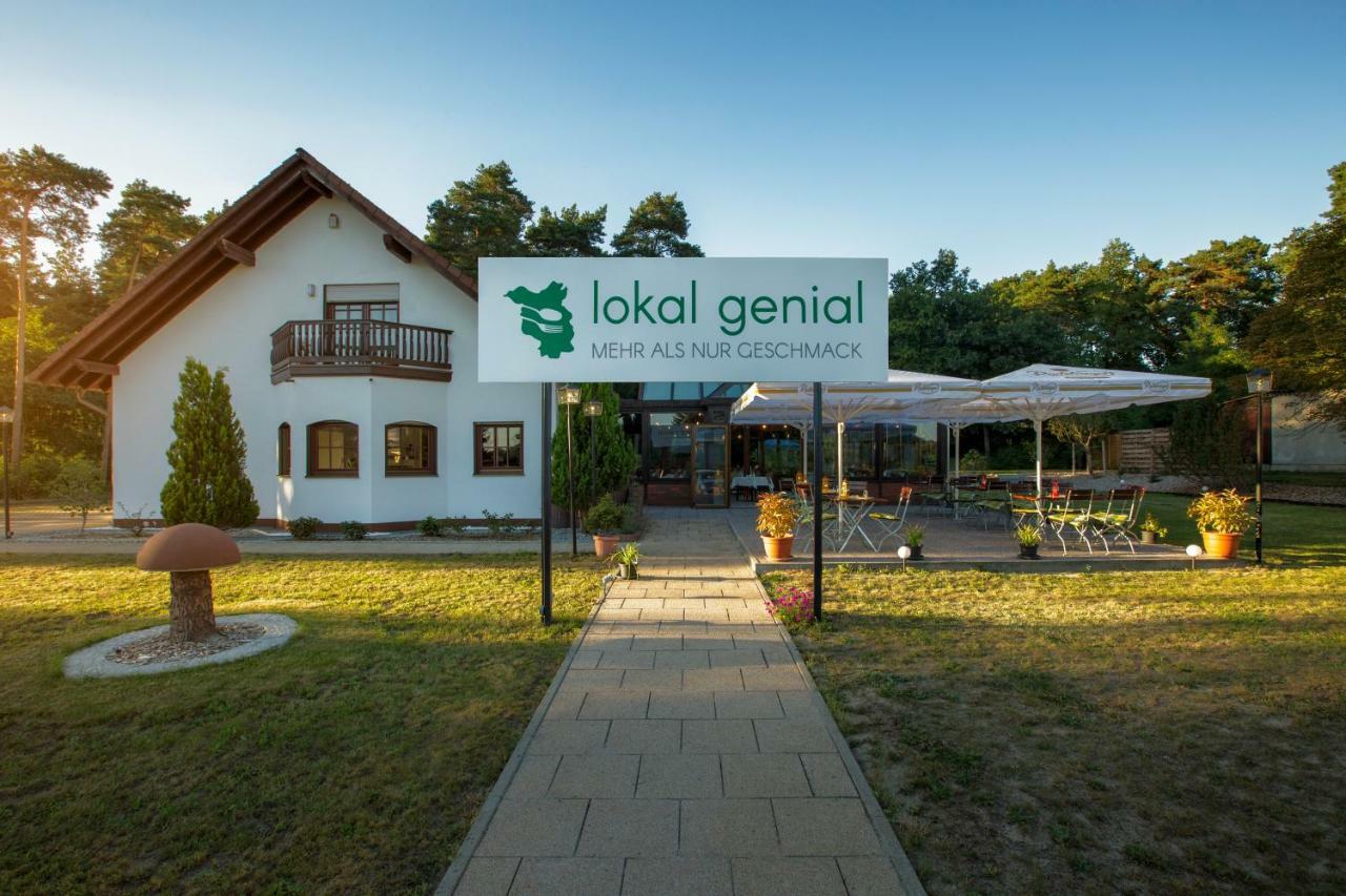 Lokal Genial Pension & Restaurant Beelitz Buitenkant foto