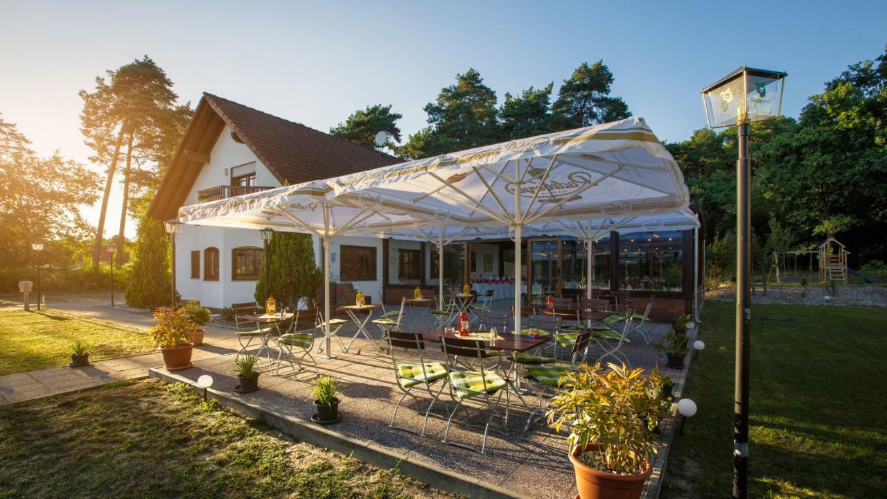 Lokal Genial Pension & Restaurant Beelitz Buitenkant foto